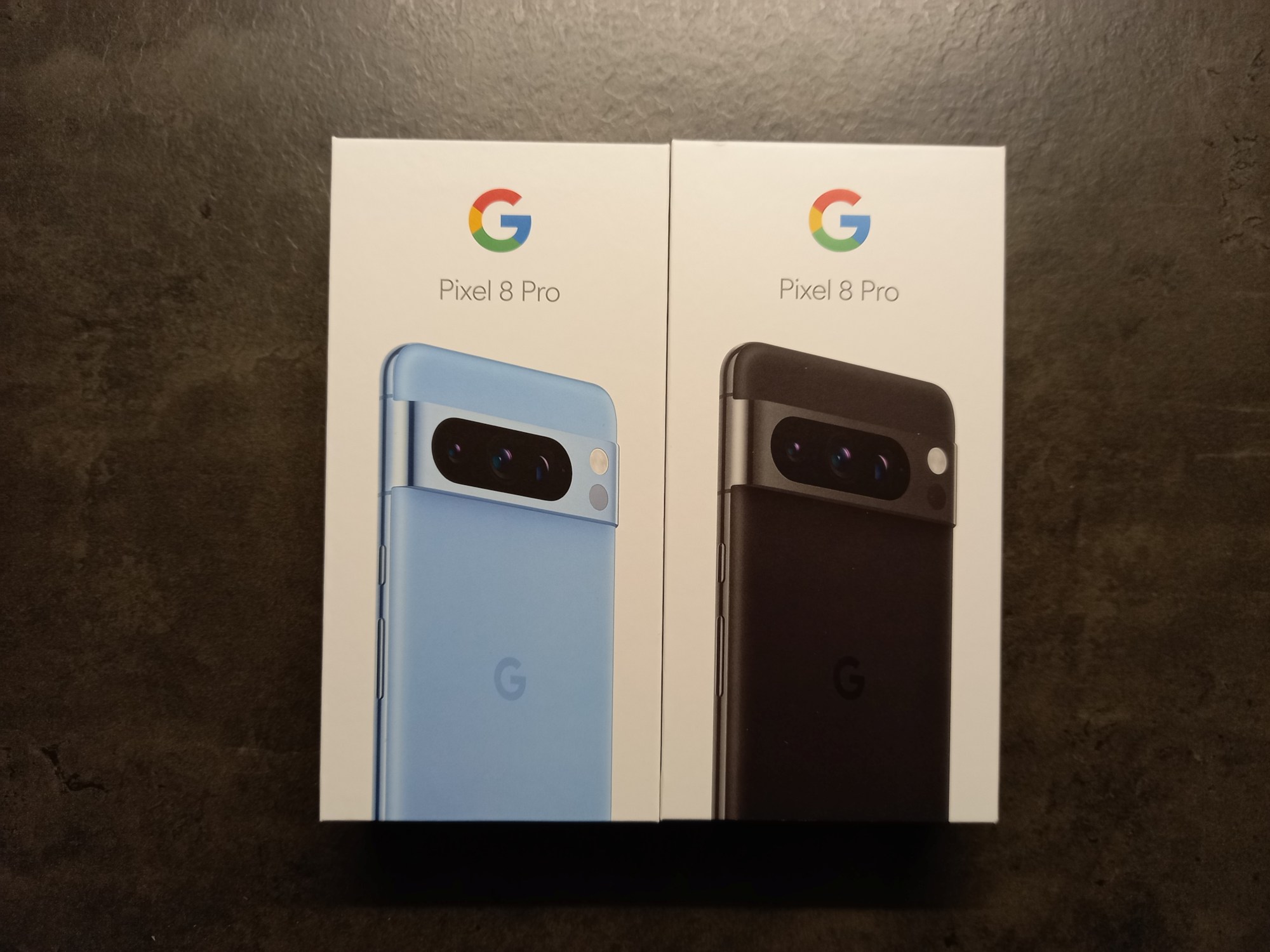 Zwei Google Pixel 8 Pro